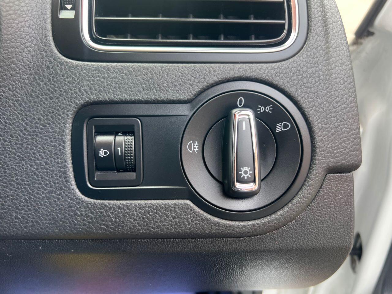 Volkswagen Polo - Image 31