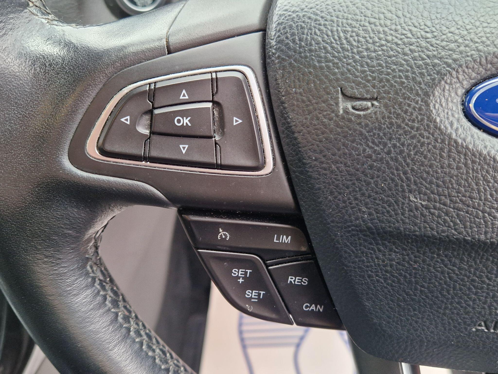Ford Focus - Image 48