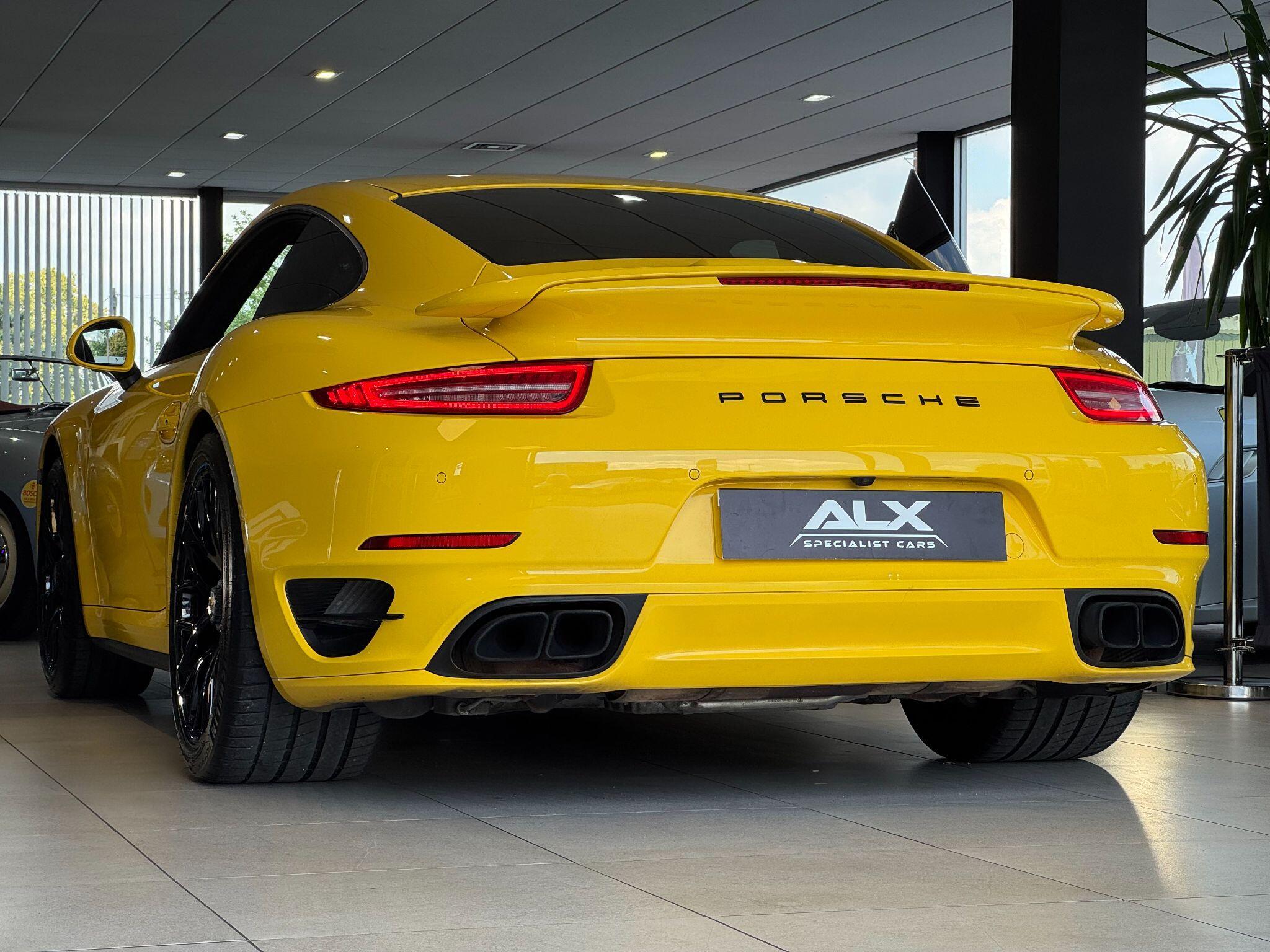 Porsche 911 - Image 19