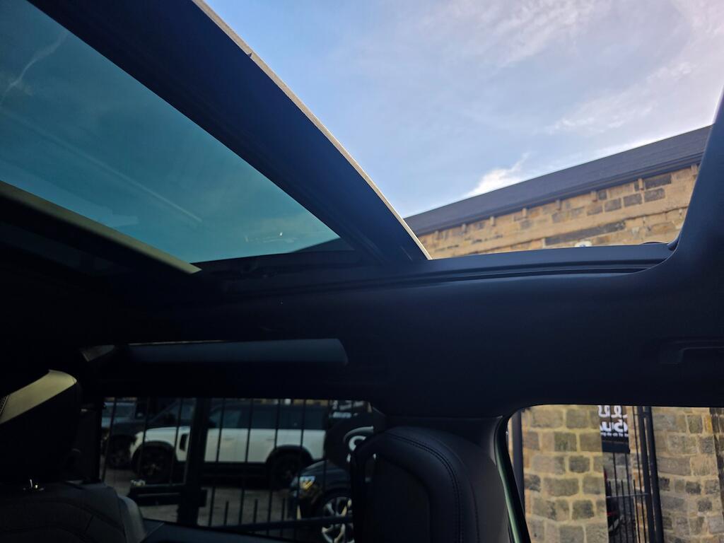 Land Rover Defender 90 - Image 49