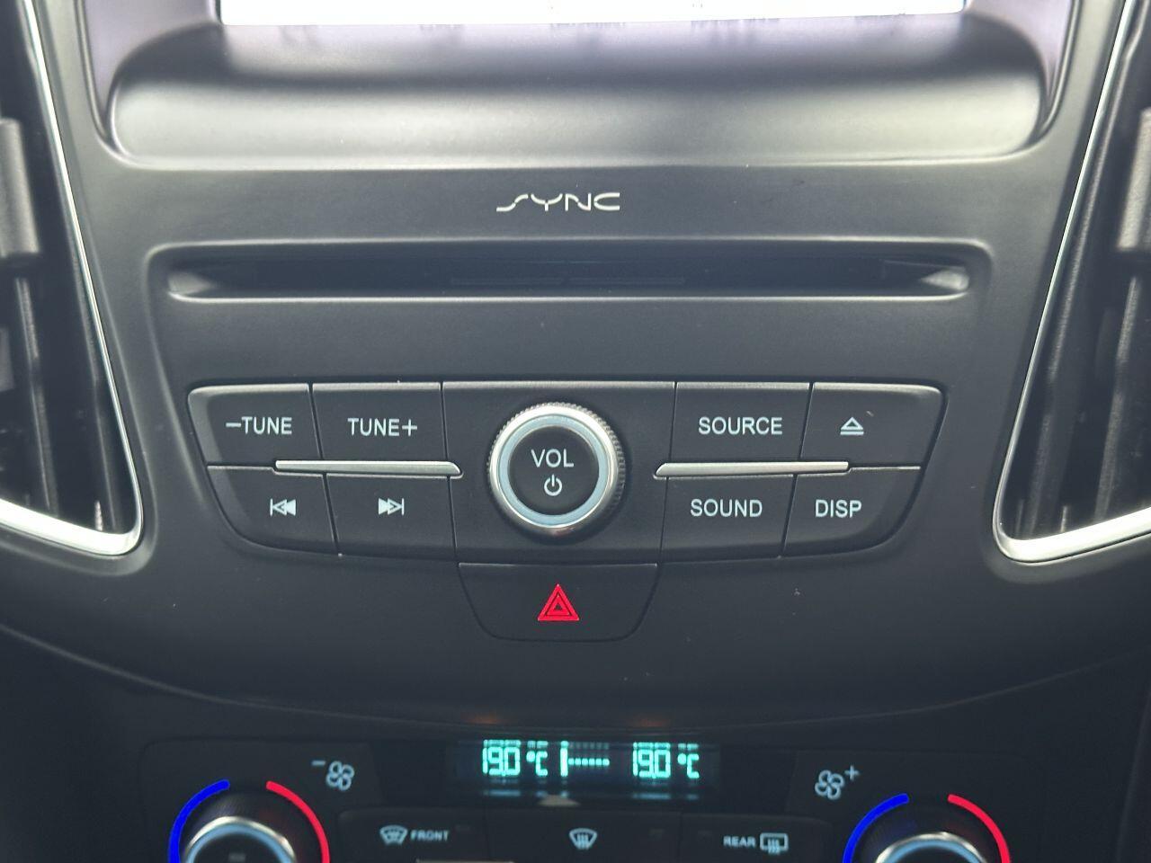 Ford Focus - Image 19