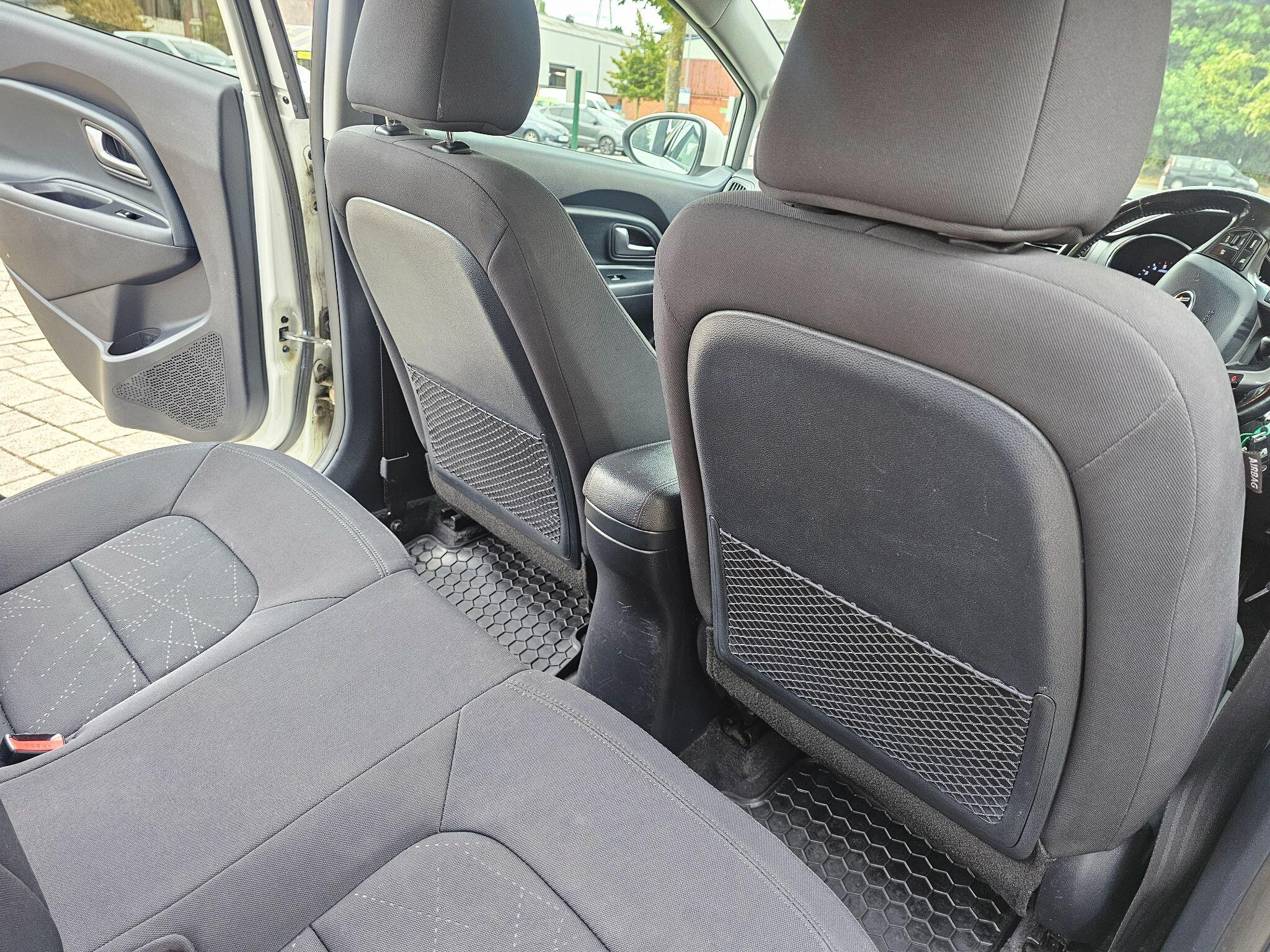 Kia Rio - Image 13