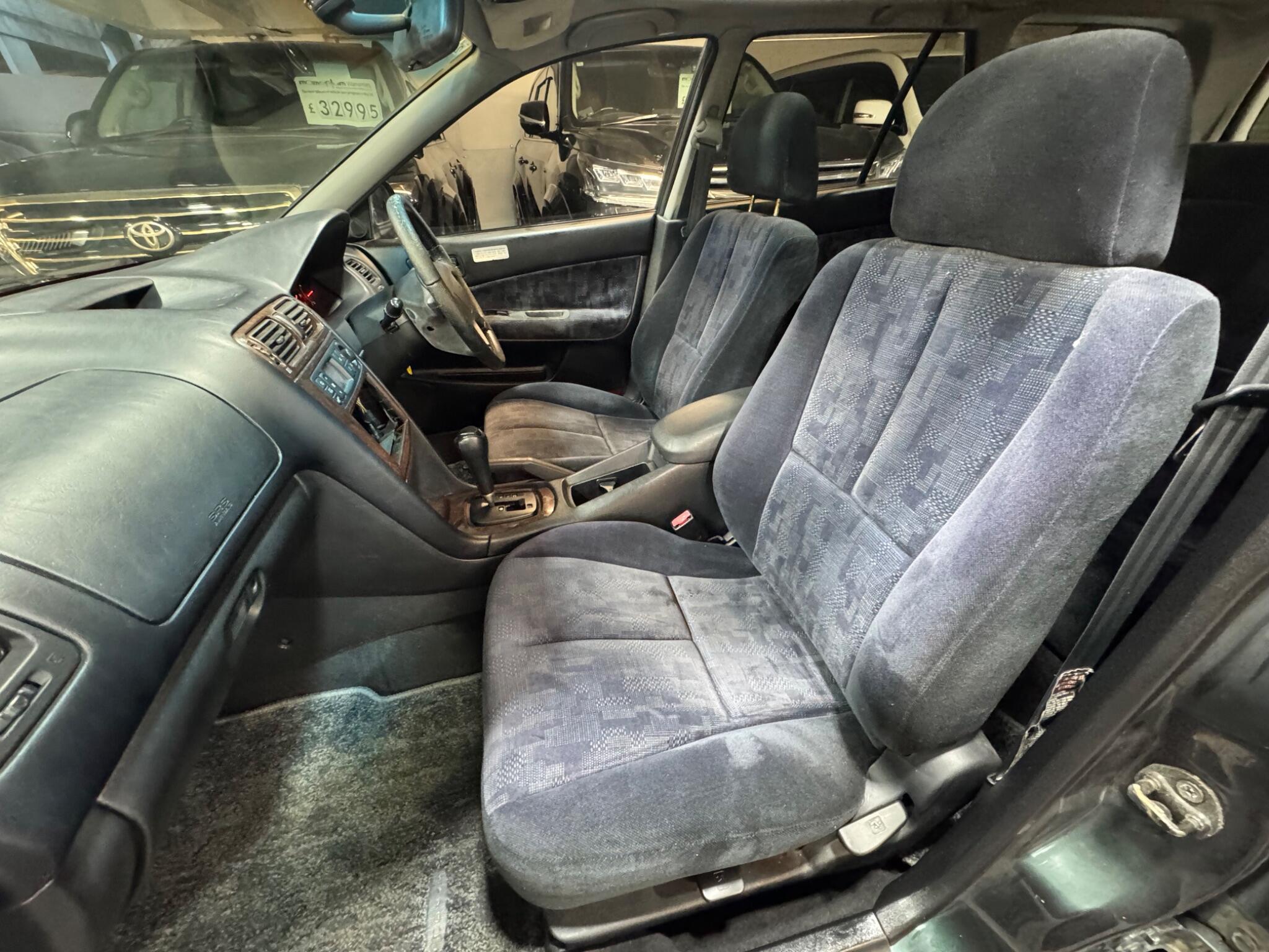 Mitsubishi Legnum - Image 10