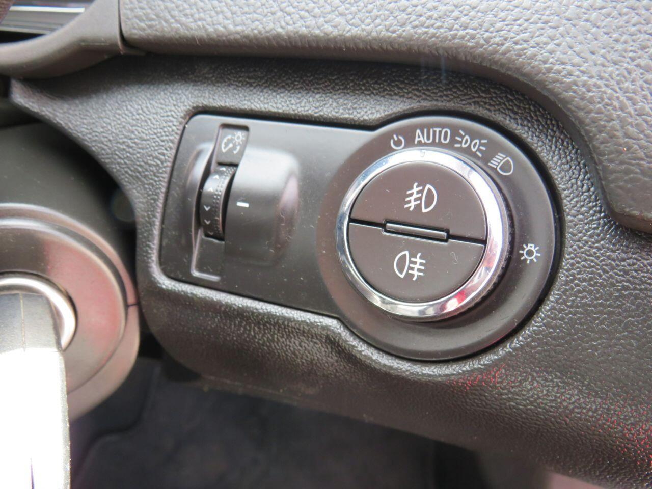 Vauxhall Insignia - Image 24