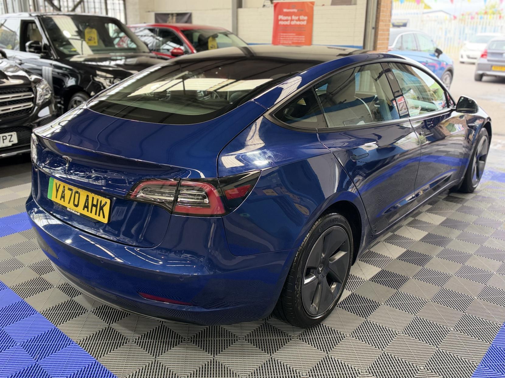Tesla Model 3 - Image 9