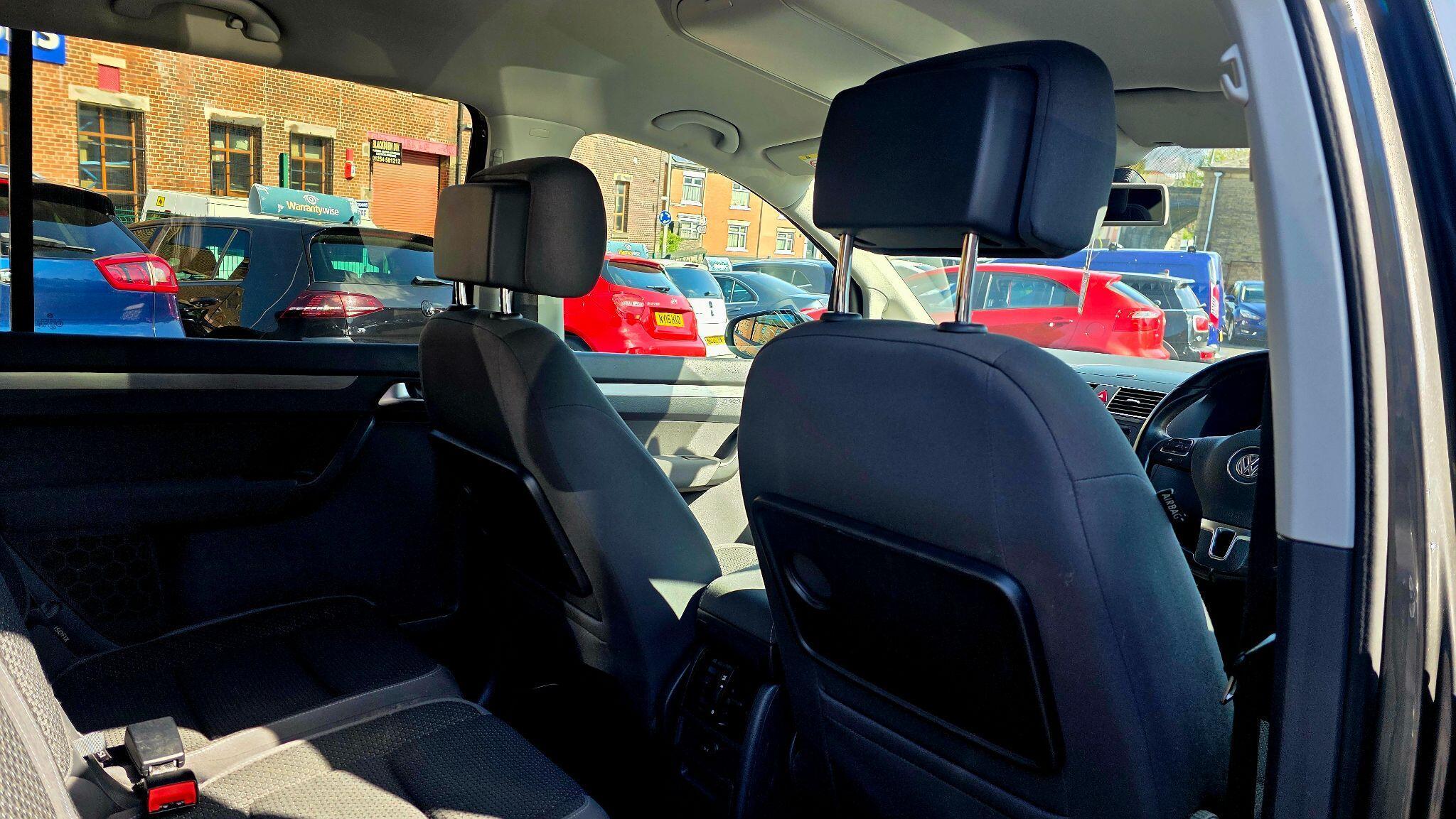 Volkswagen Touran - Image 18