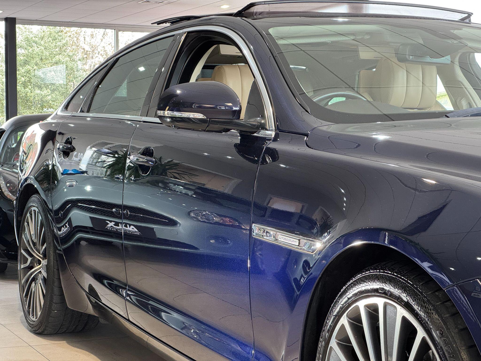 Jaguar XJ - Image 6