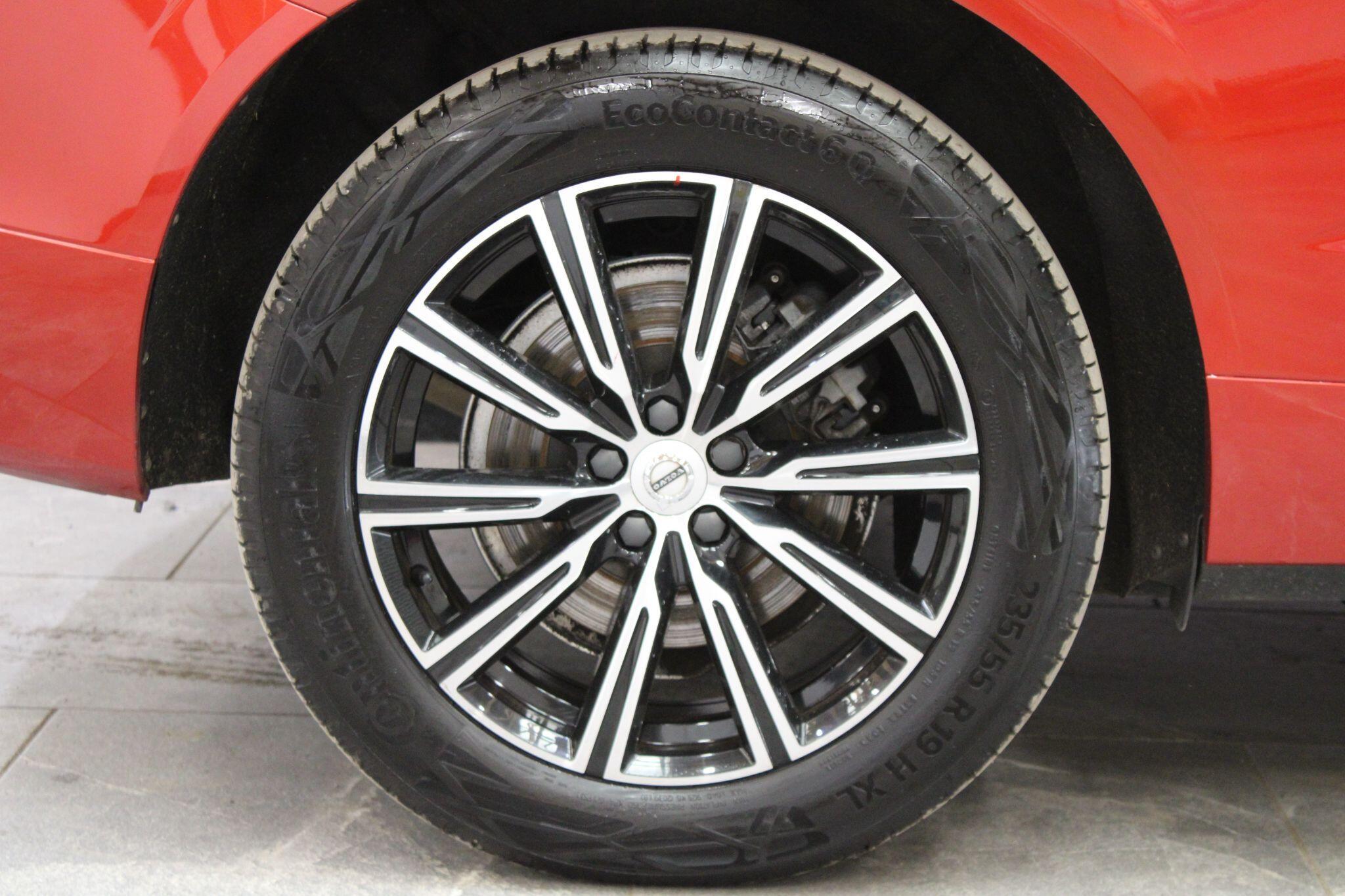 Volvo XC60 - Image 10
