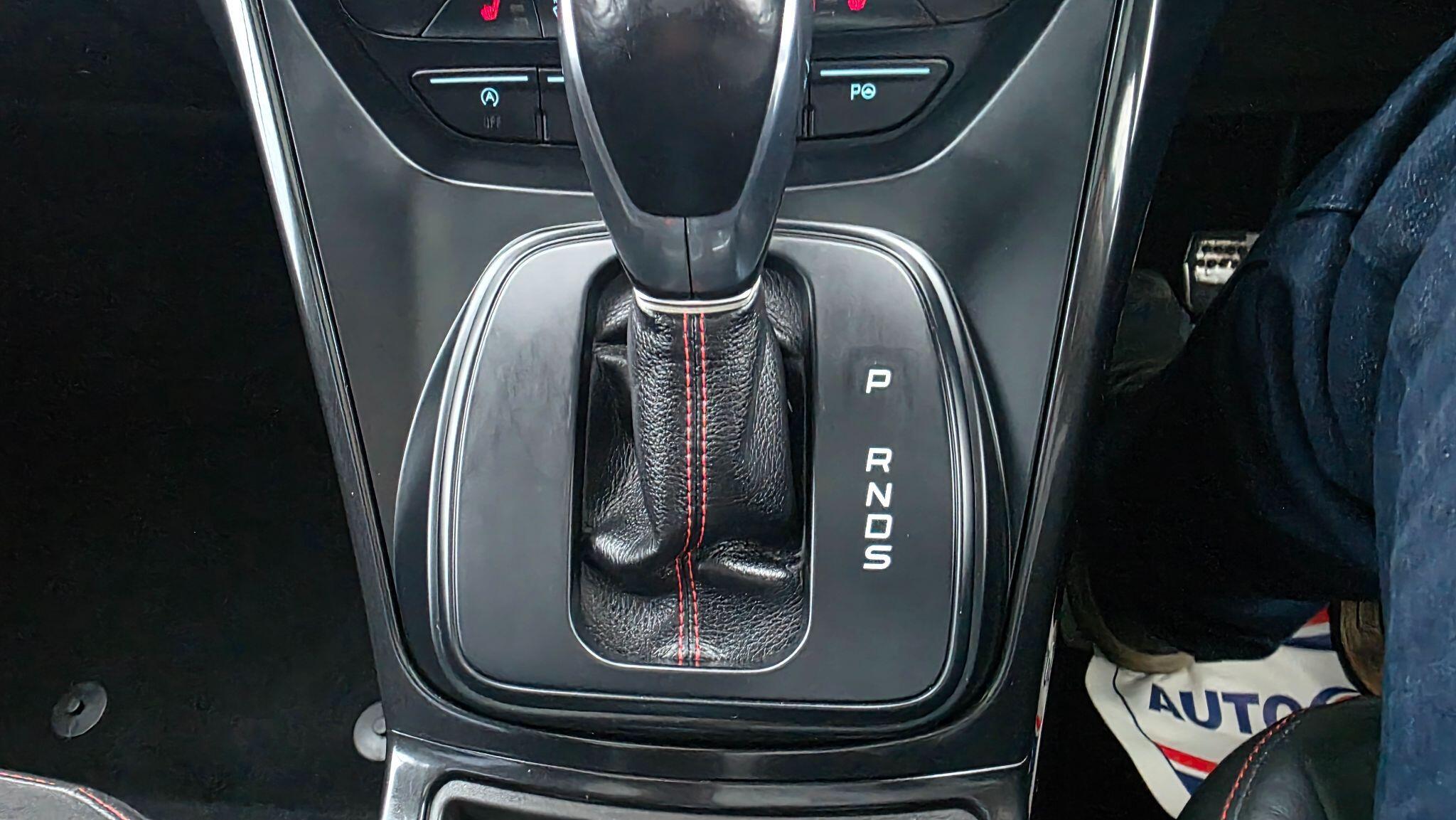 Ford Kuga - Image 38