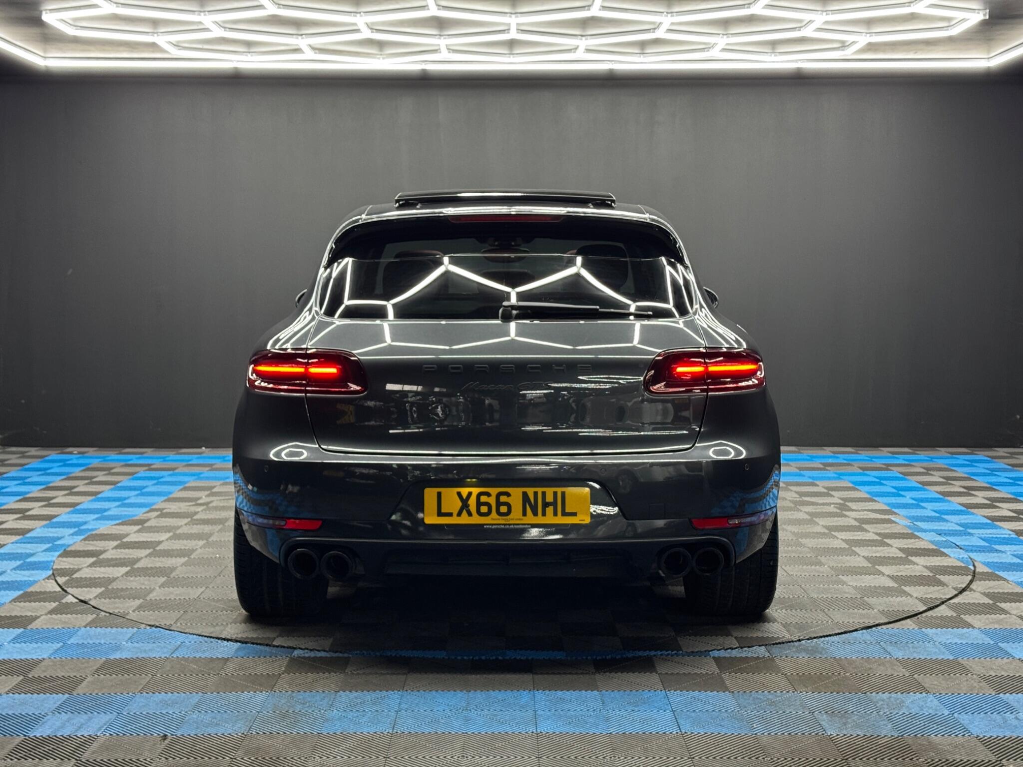 Porsche Macan - Image 6