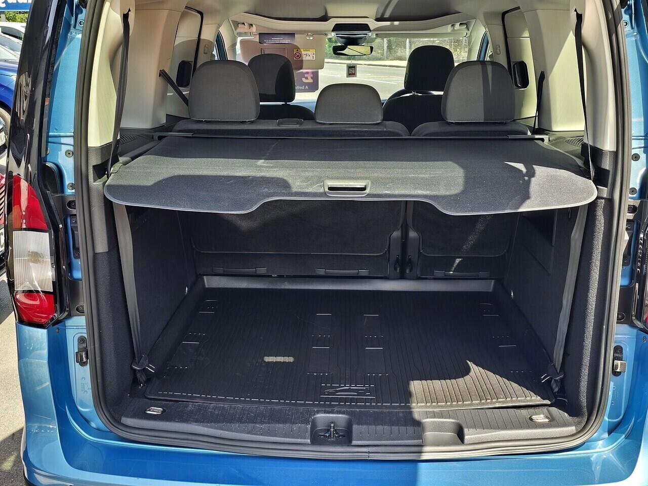 Ford Tourneo Connect - Image 10