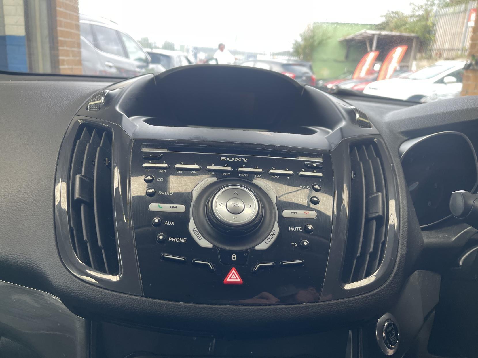 Ford Kuga - Image 17