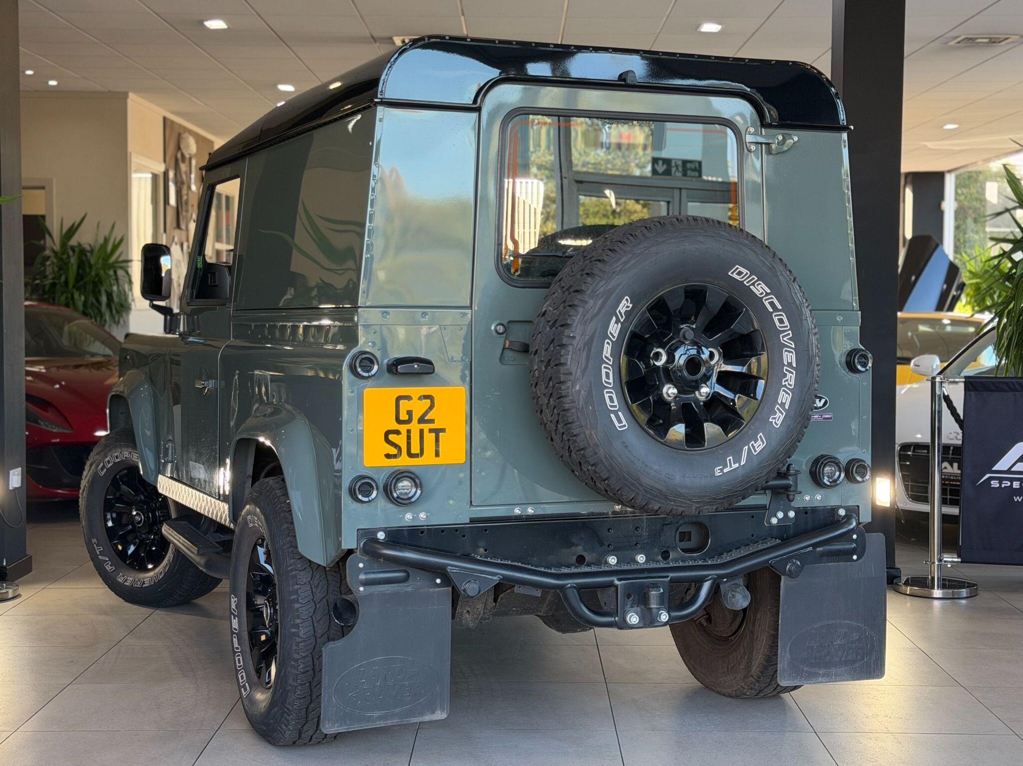 Land Rover Defender 90