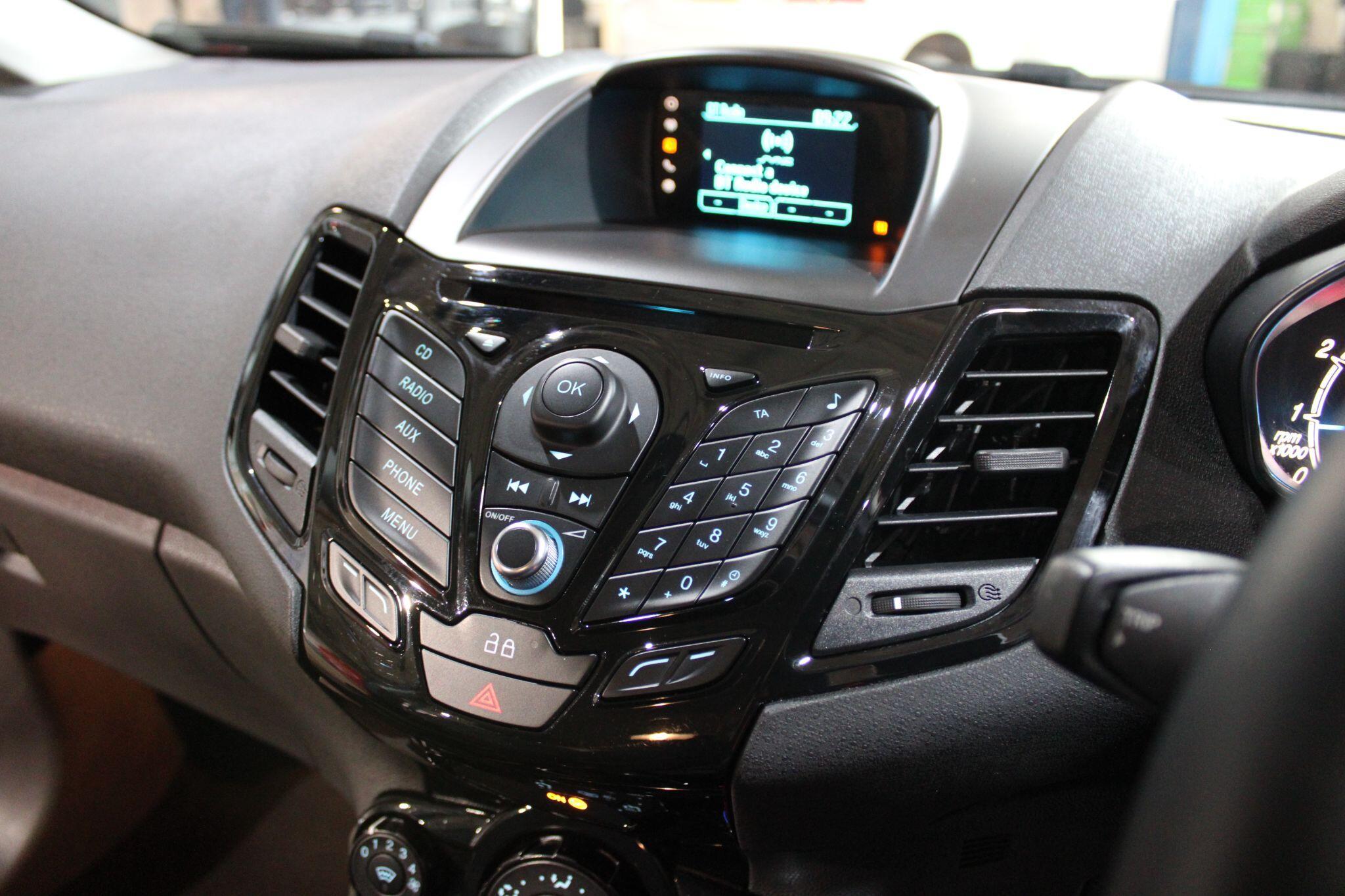 Ford Fiesta - Image 17