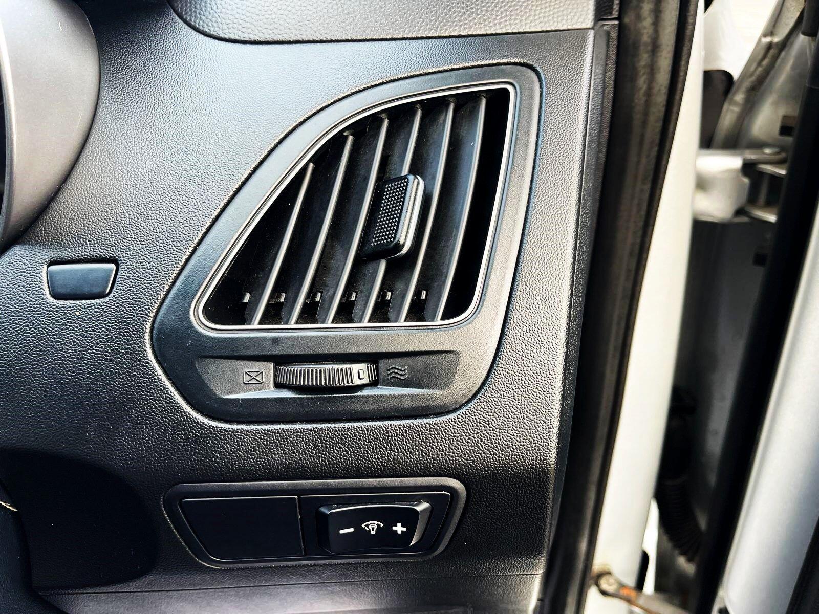 Hyundai ix35 - Image 29