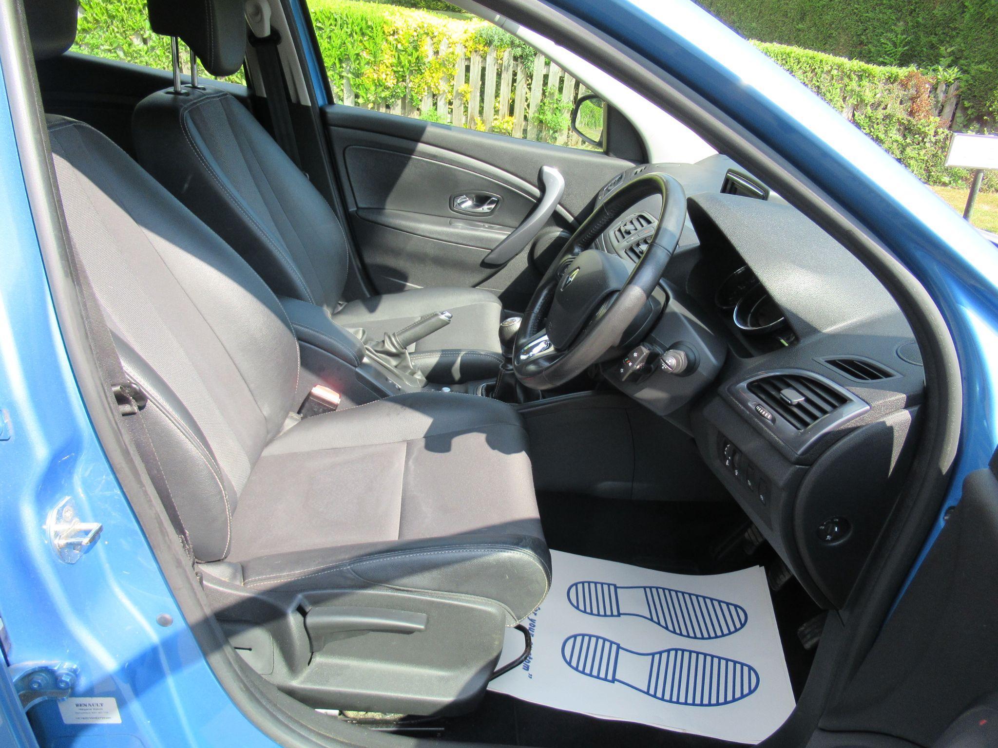 Renault Megane - Image 19
