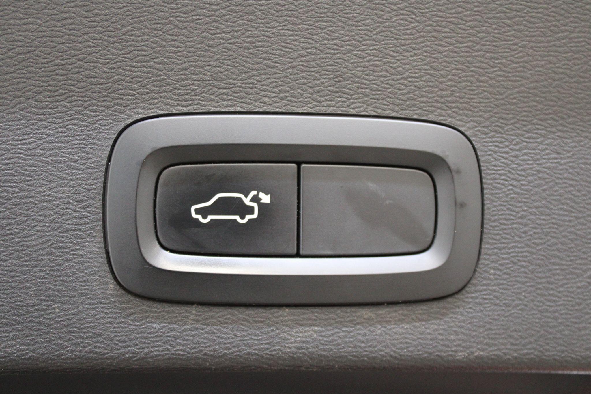 Volvo XC40 - Image 28