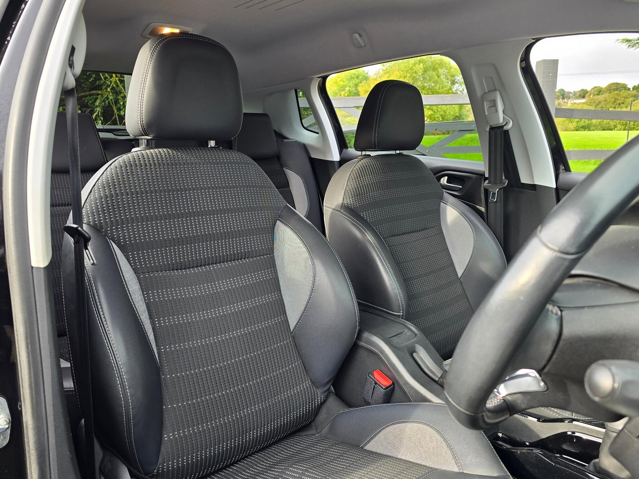 Peugeot 2008 - Image 11
