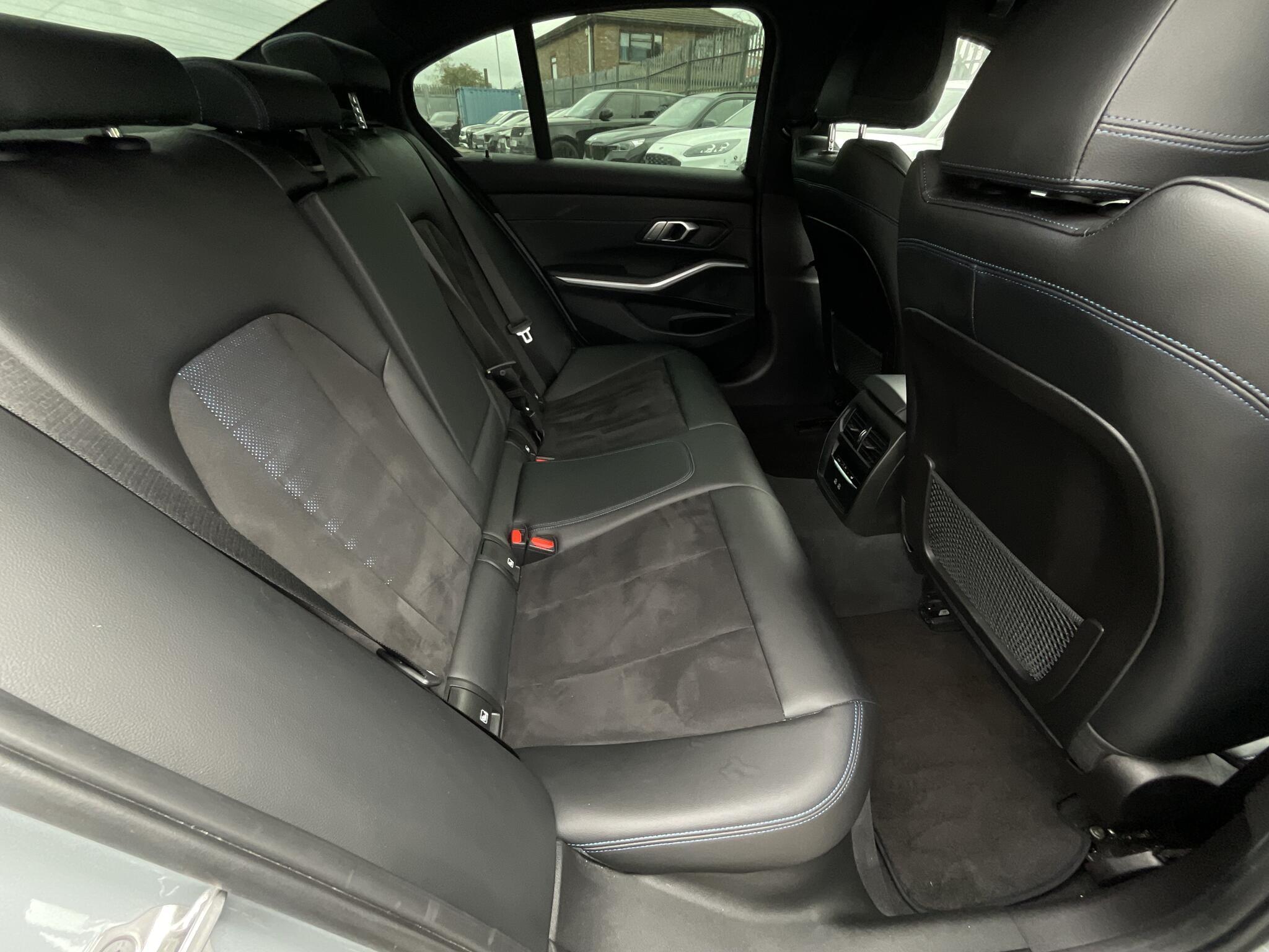 BMW 3 Series - Image 12
