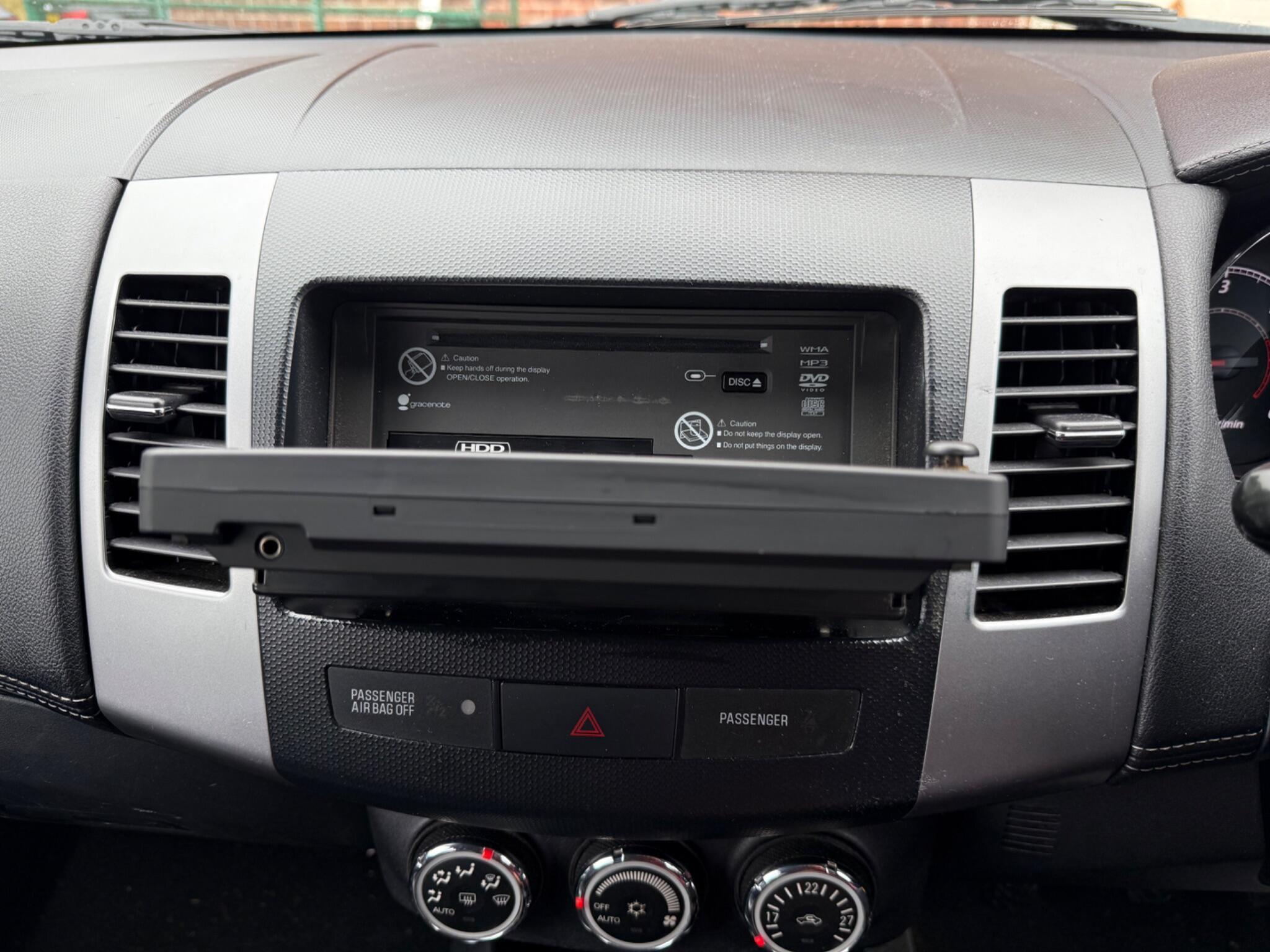 Citroen C-Crosser - Image 13