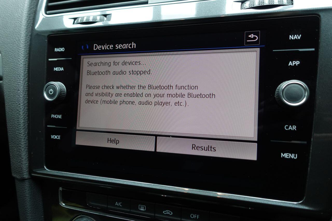 Volkswagen Golf - Image 29