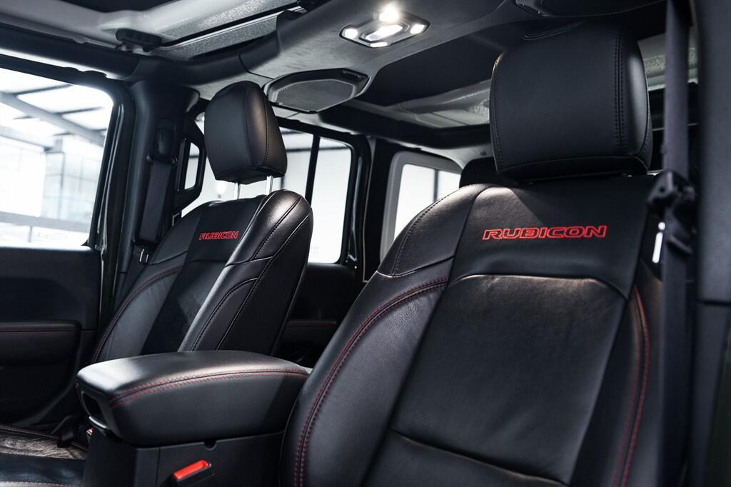 Jeep Wrangler - Image 14