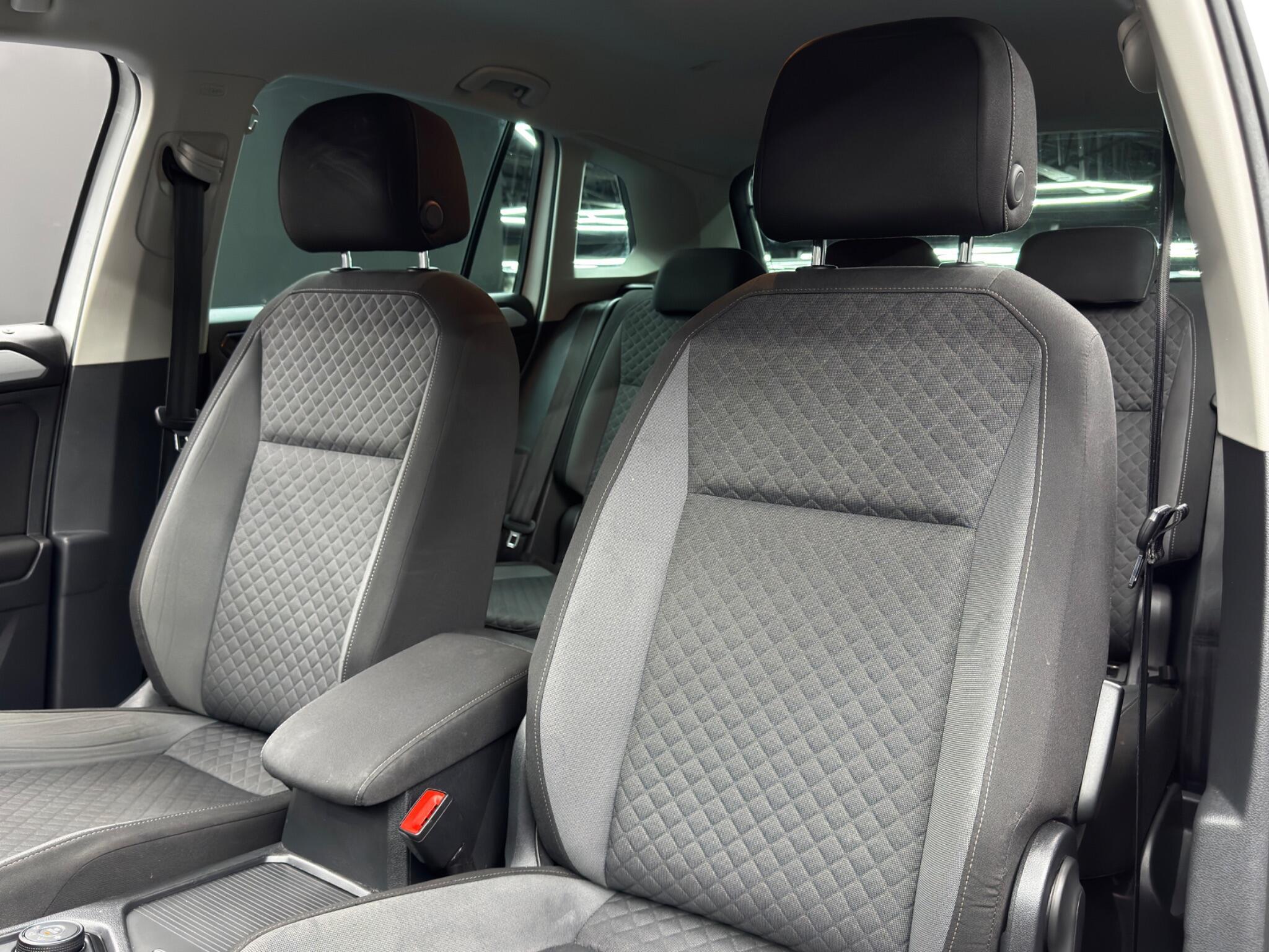 Volkswagen Tiguan - Image 14