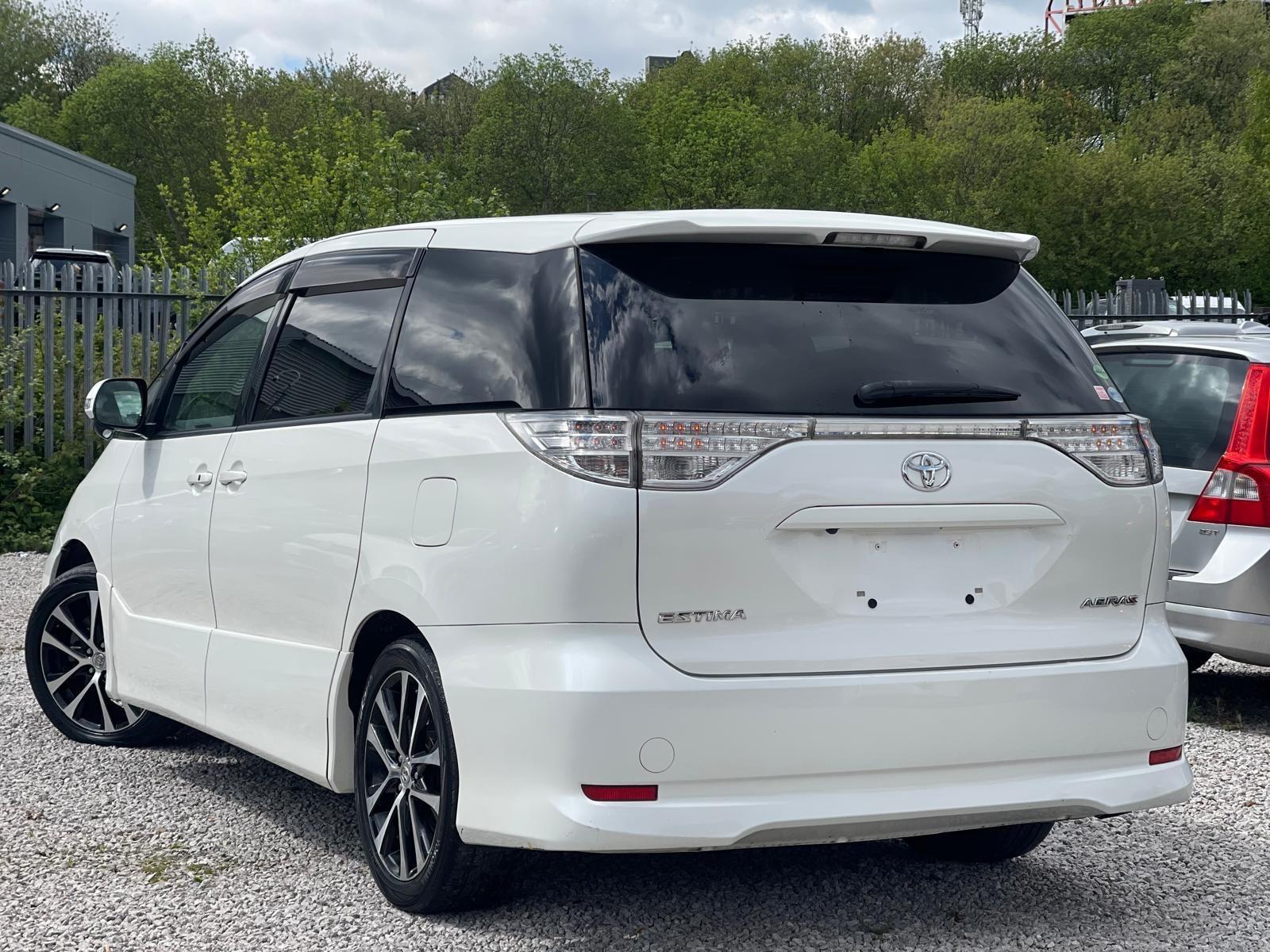 Toyota Estima Aeras G - Image 2