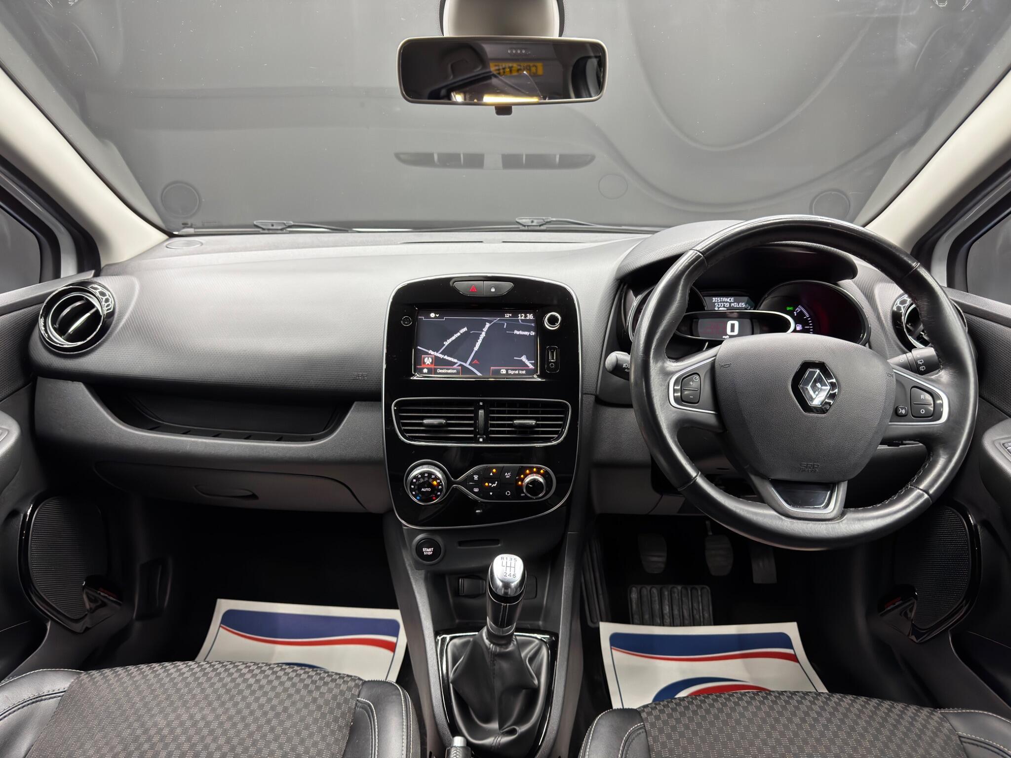 Renault Clio - Image 10