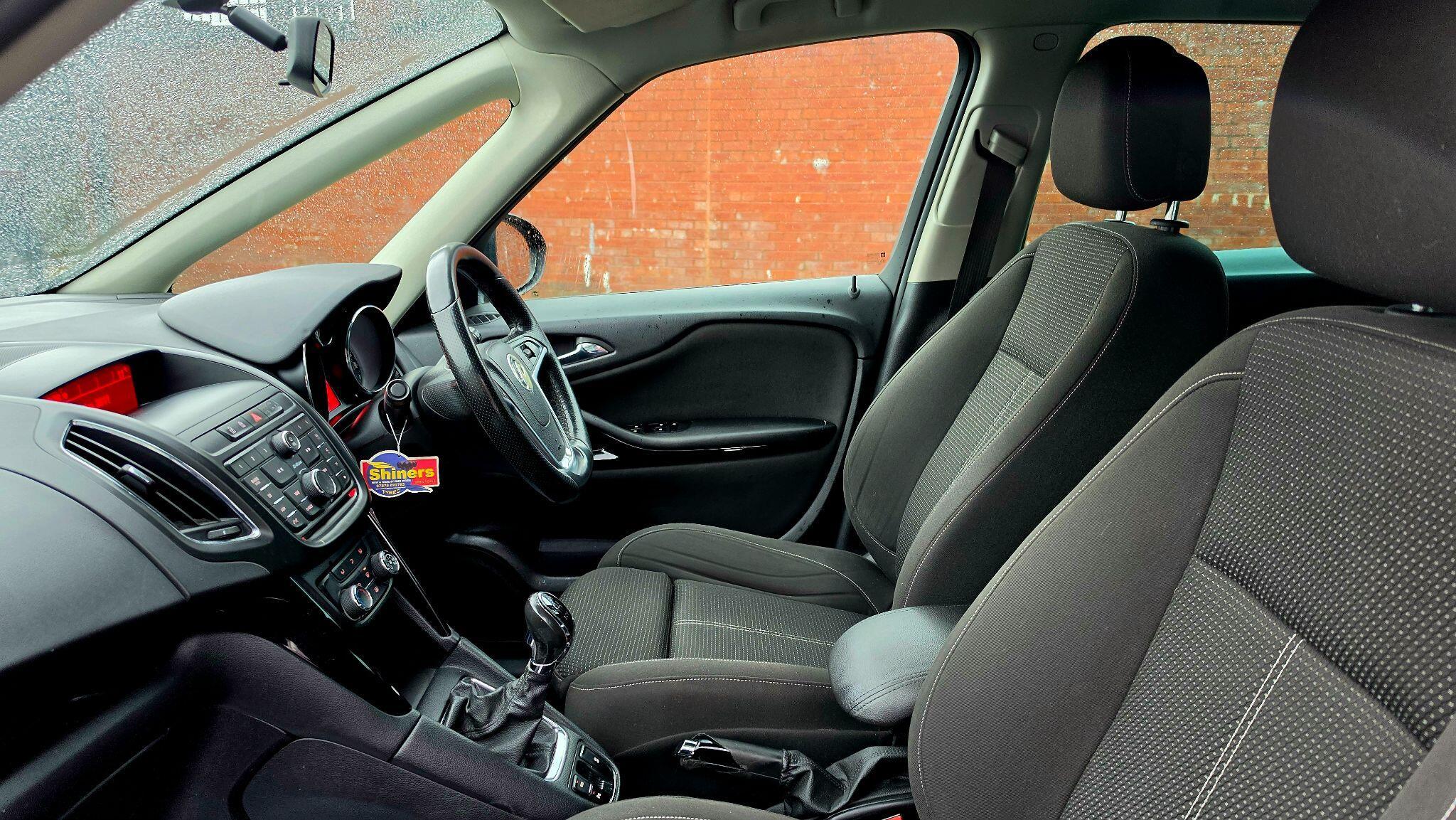Vauxhall Zafira Tourer - Image 14