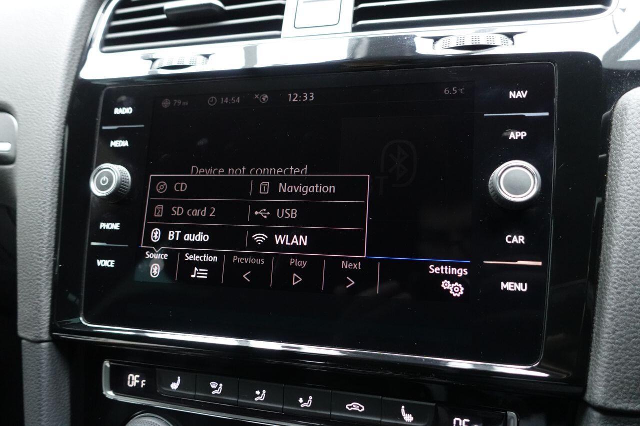 Volkswagen Golf - Image 43