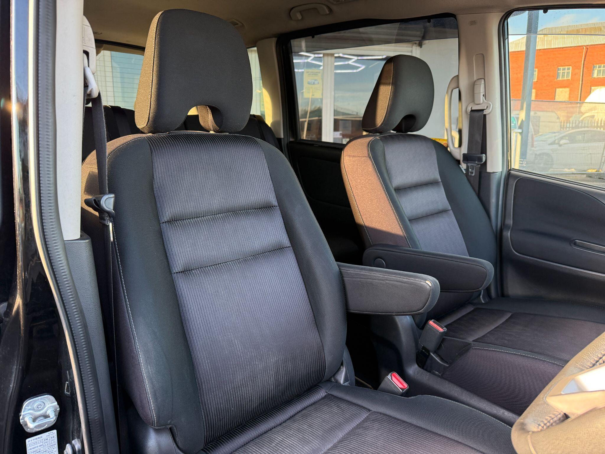 Nissan Serena - Image 31