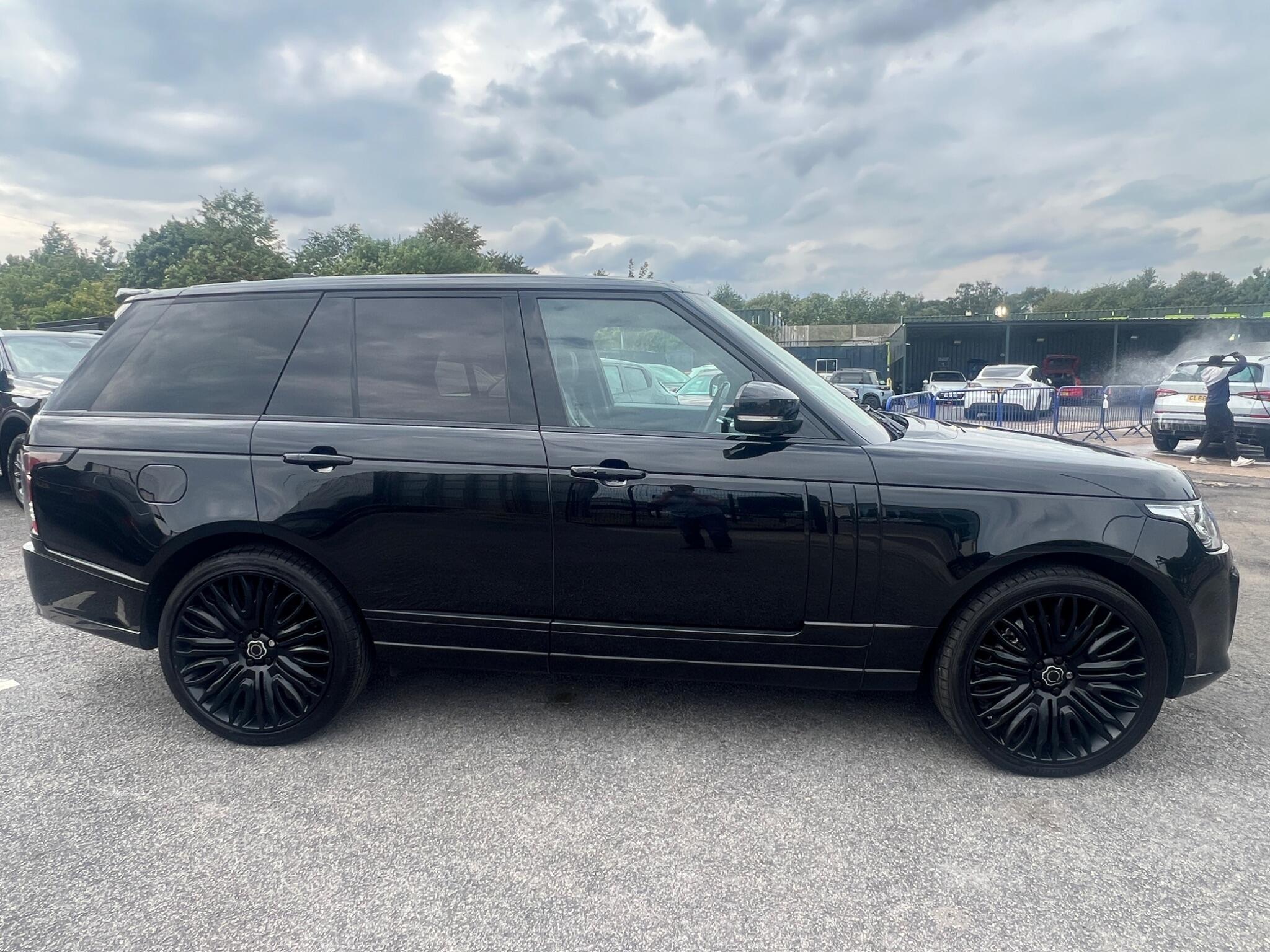Land Rover Range Rover - Image 10