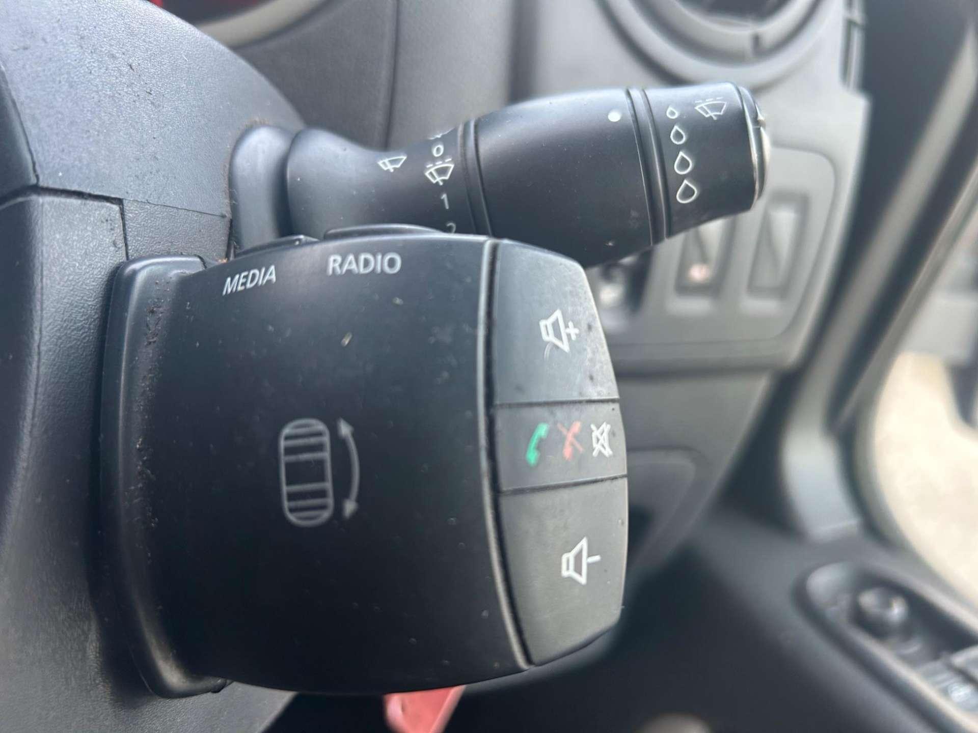 Renault Master - Image 26