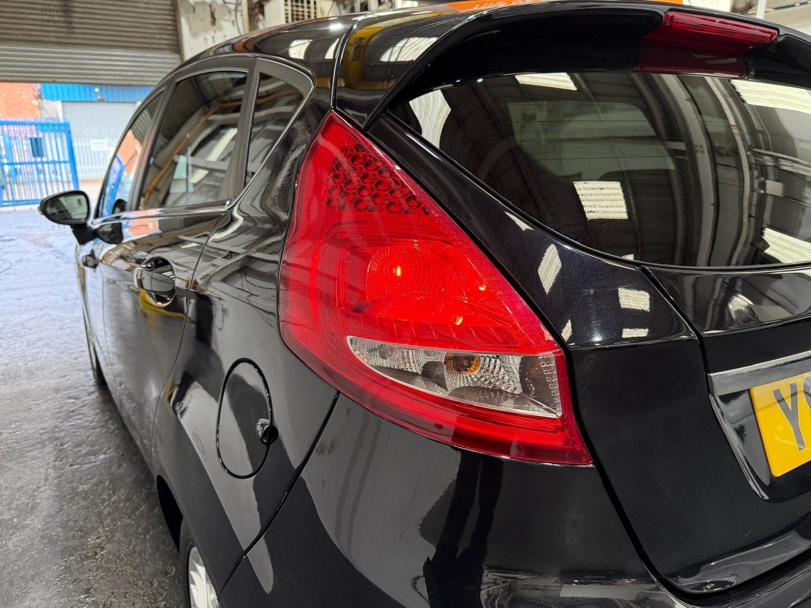 Ford Fiesta - Image 8