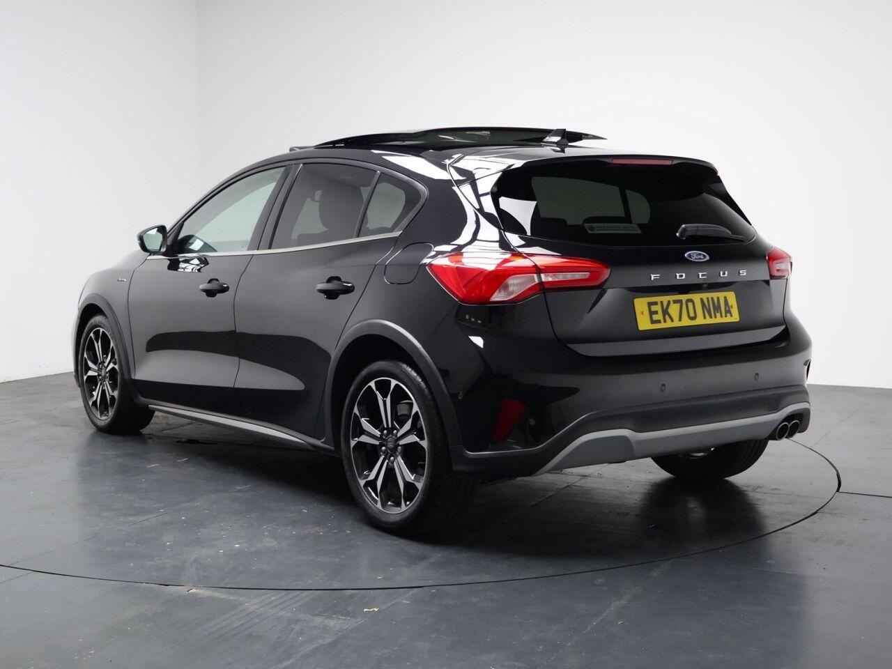 Ford Focus - Image 9