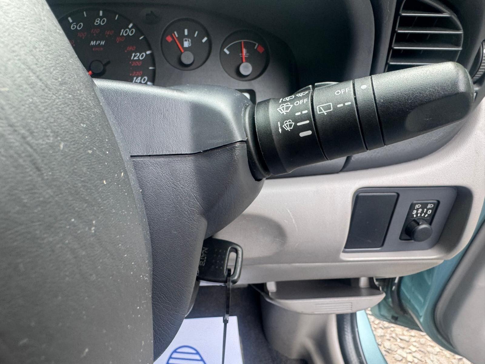 Nissan Almera - Image 4