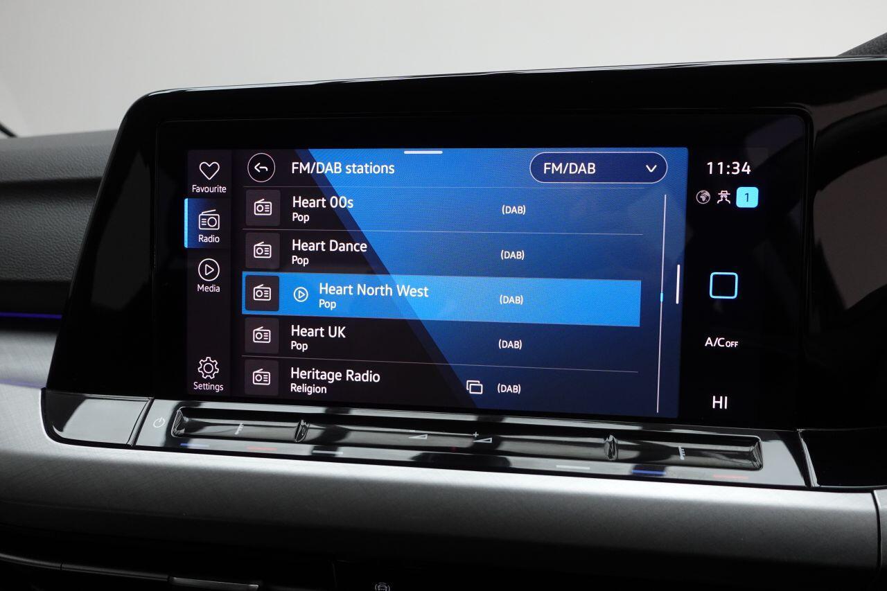 Volkswagen Golf - Image 24