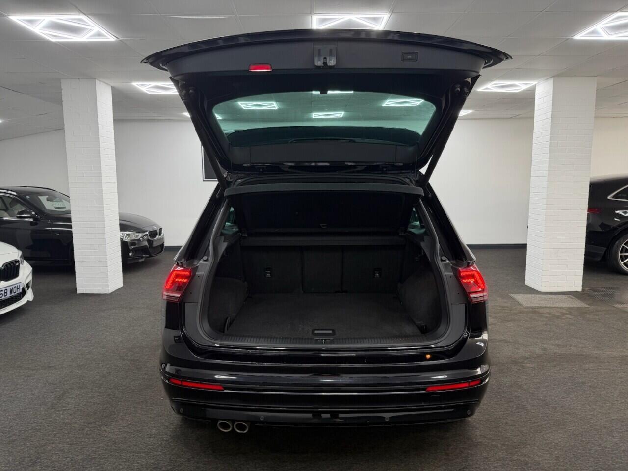 Volkswagen Tiguan - Image 21