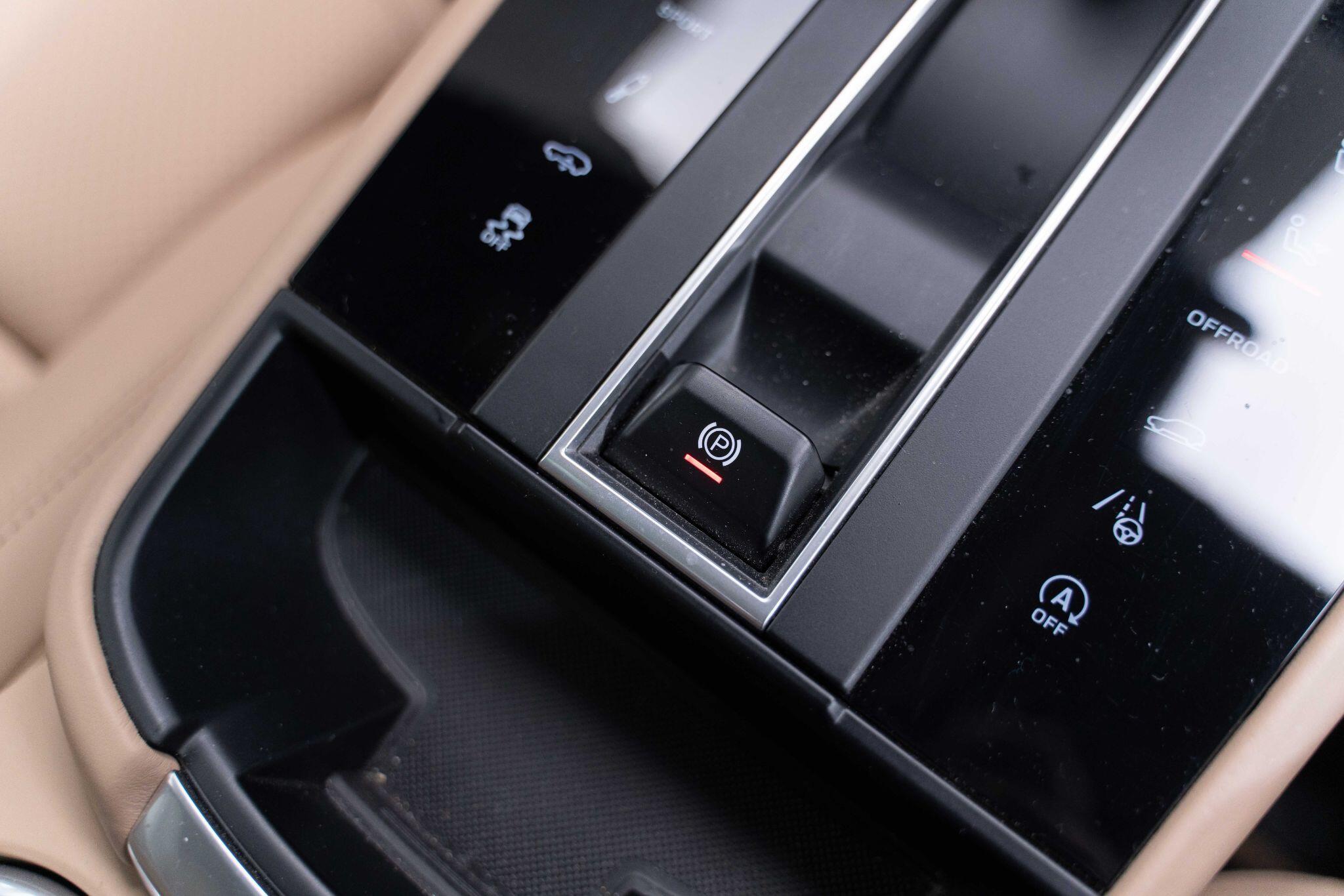 Porsche Macan - Image 30