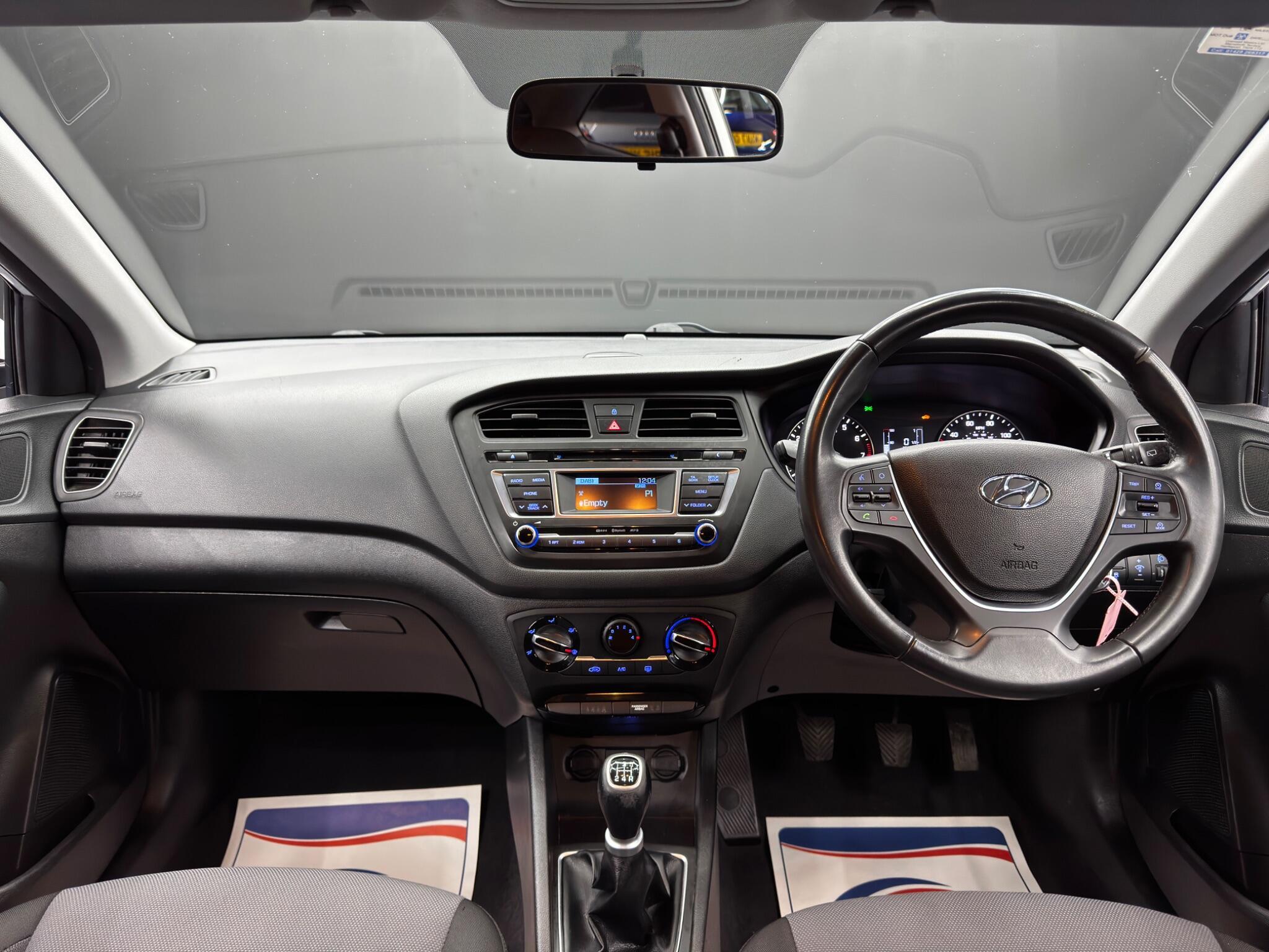 Hyundai i20 - Image 10