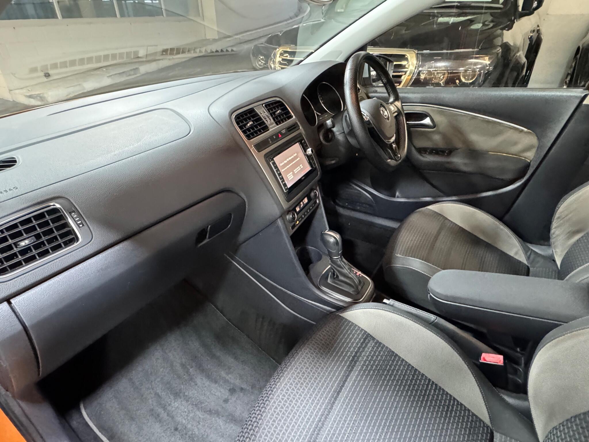 Volkswagen Polo - Image 11
