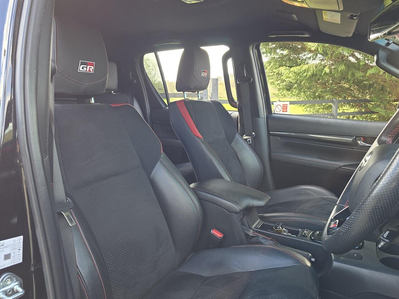 Toyota Hilux - Image 19