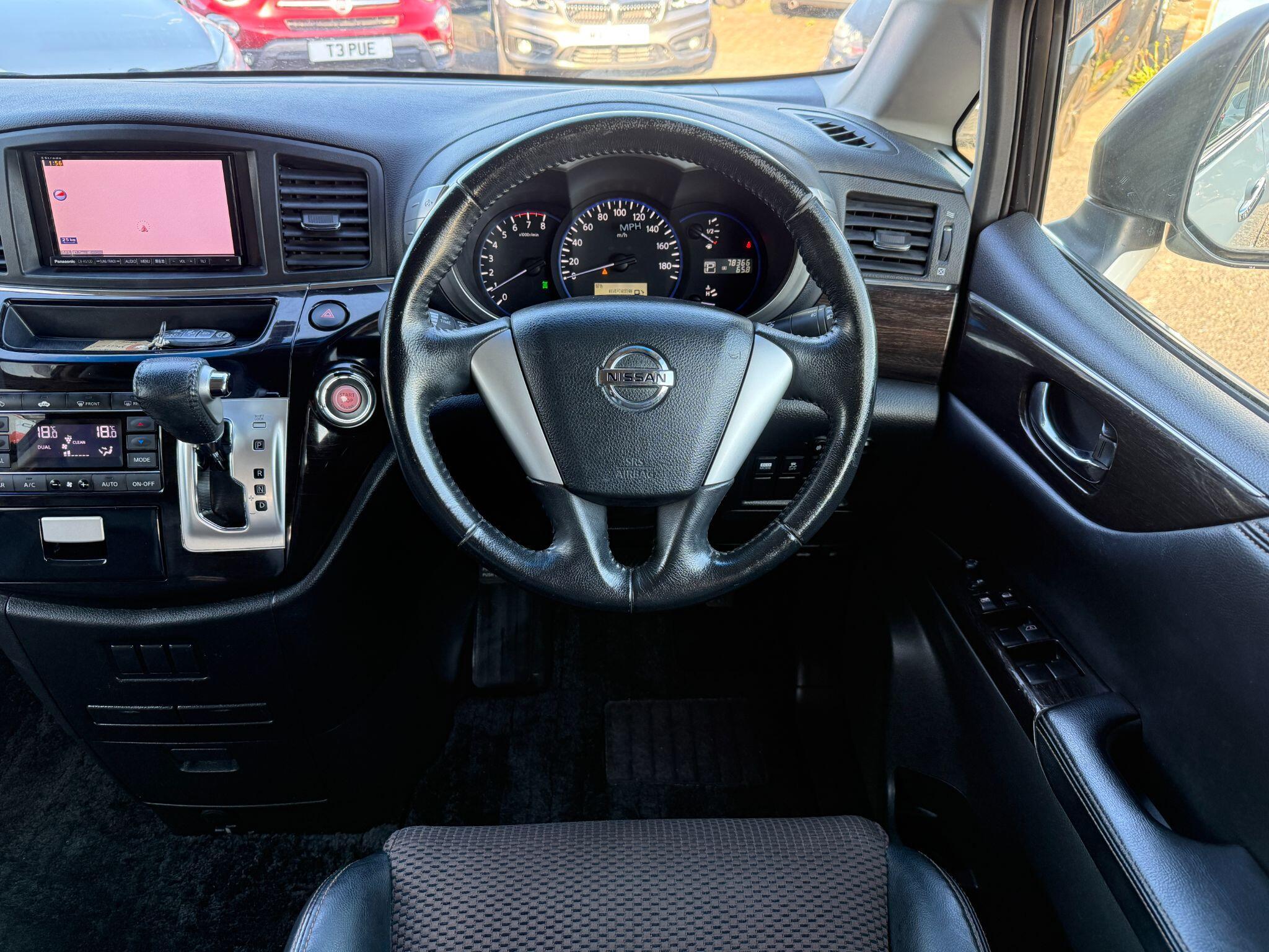 Nissan Elgrand - Image 39