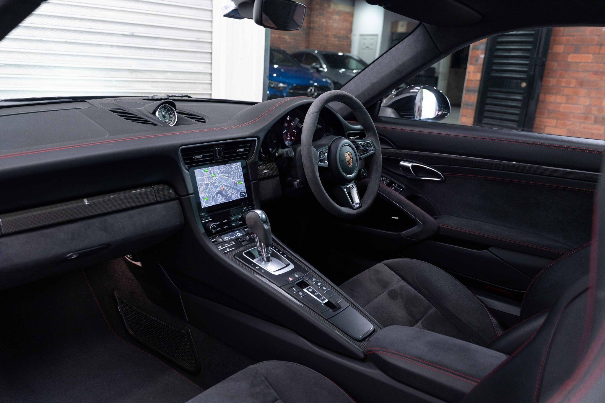 Porsche 911 - Image 11