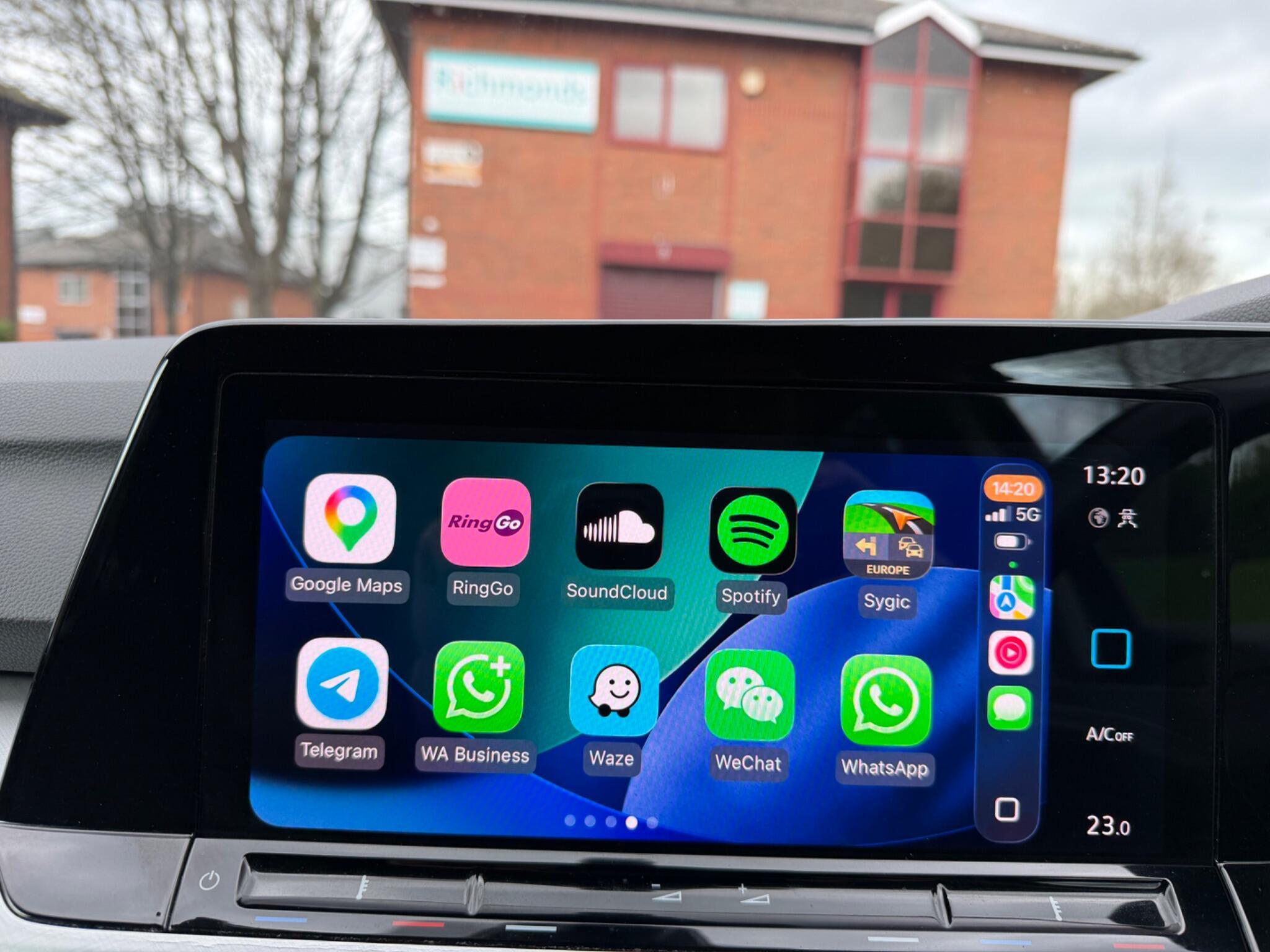 Volkswagen Golf - Image 53