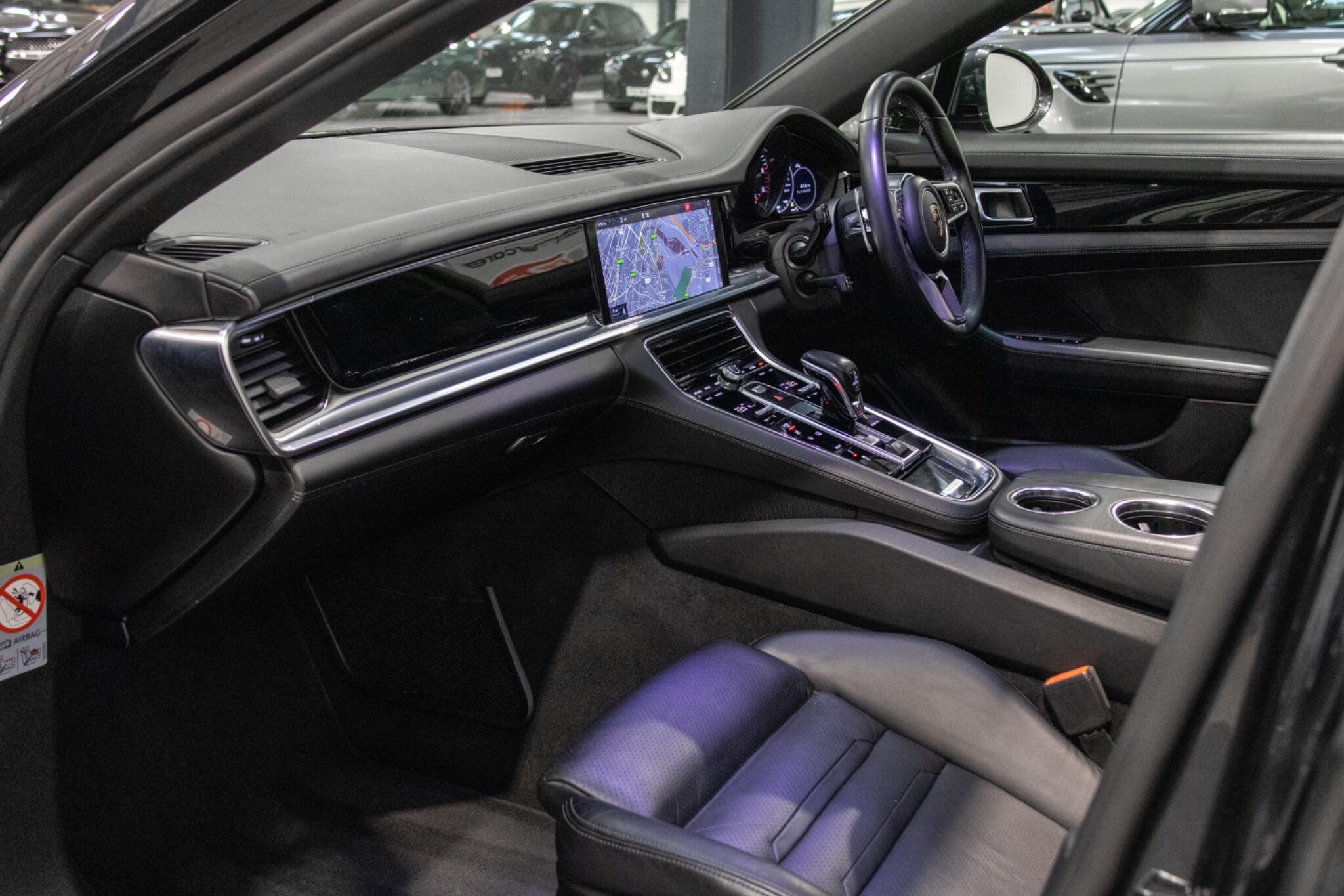 Porsche Panamera - Image 15