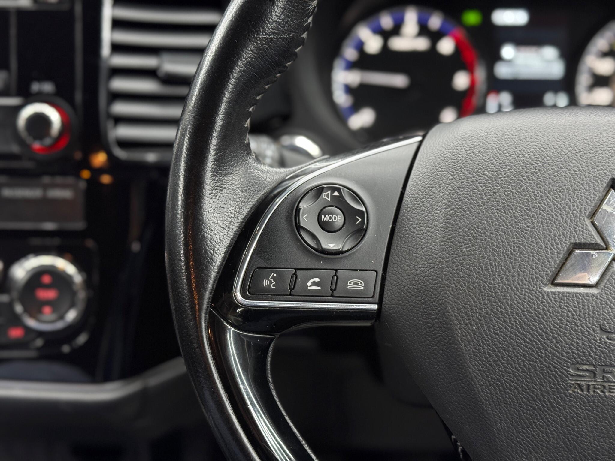 Mitsubishi Outlander - Image 19