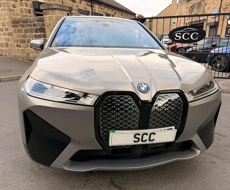 BMW IX - Image 7