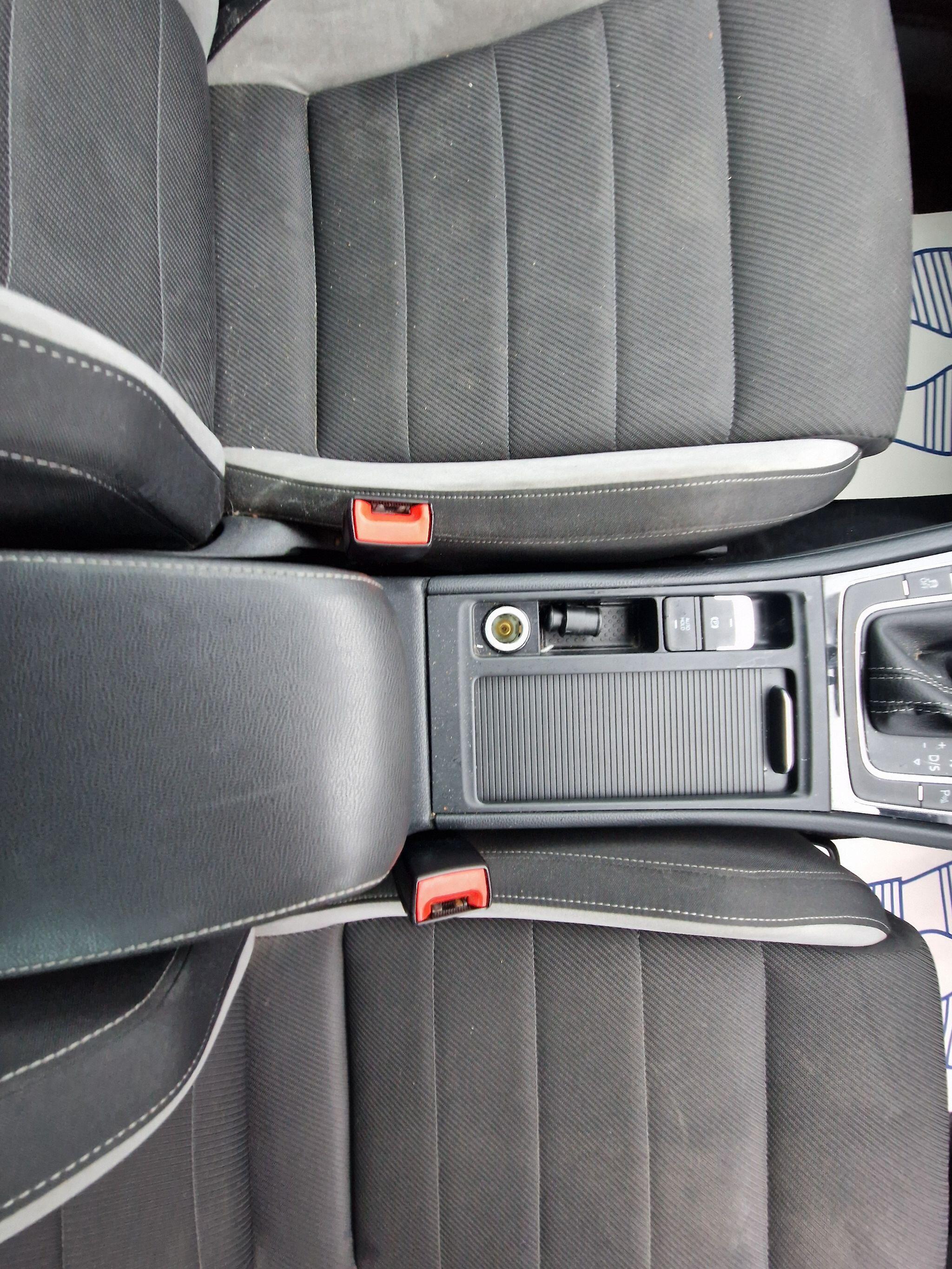 Volkswagen Golf - Image 26